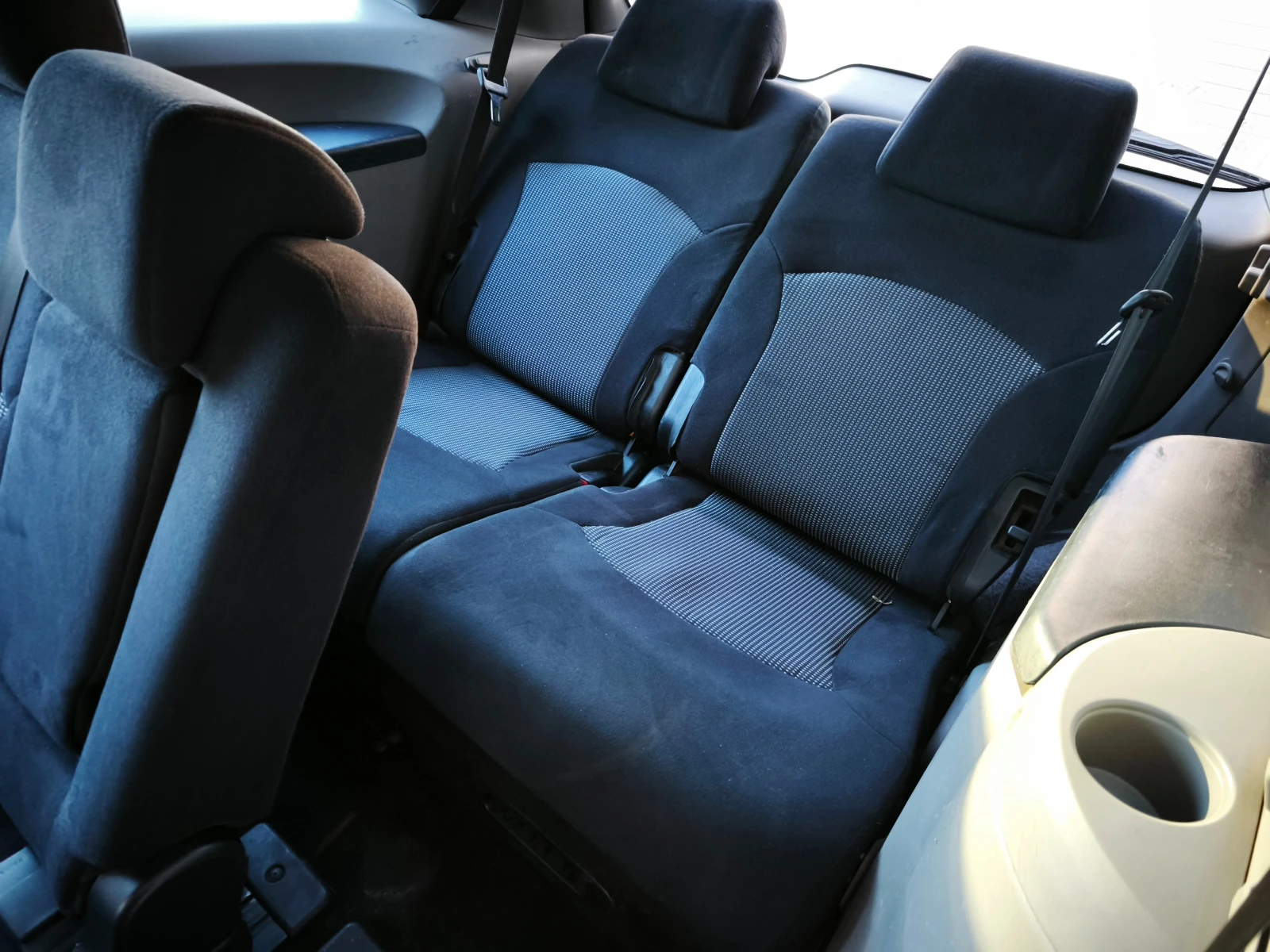 Mitsubishi Grandis 2.0 DI-D, ������ ������, 7 ����� | Mobile.bg � ����������� 16