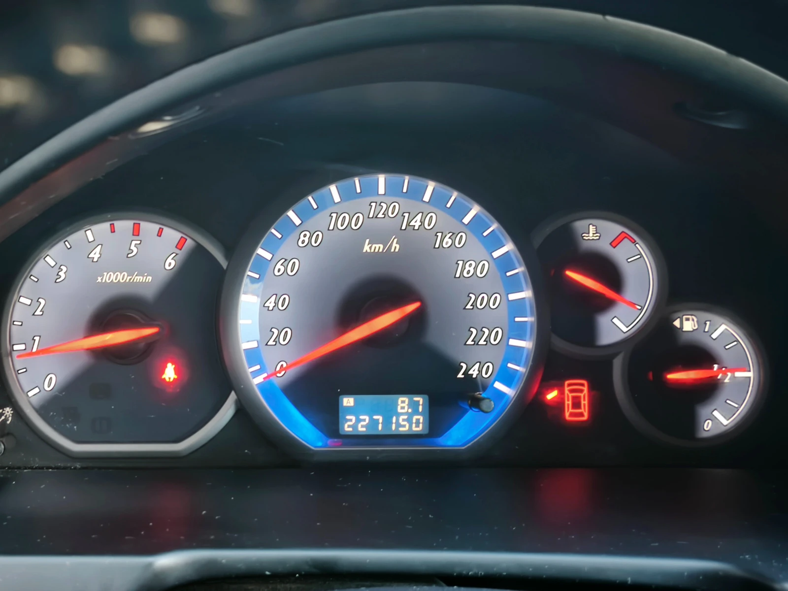 Mitsubishi Grandis 2.0 DI-D, ������ ������, 7 ����� | Mobile.bg � ����������� 12