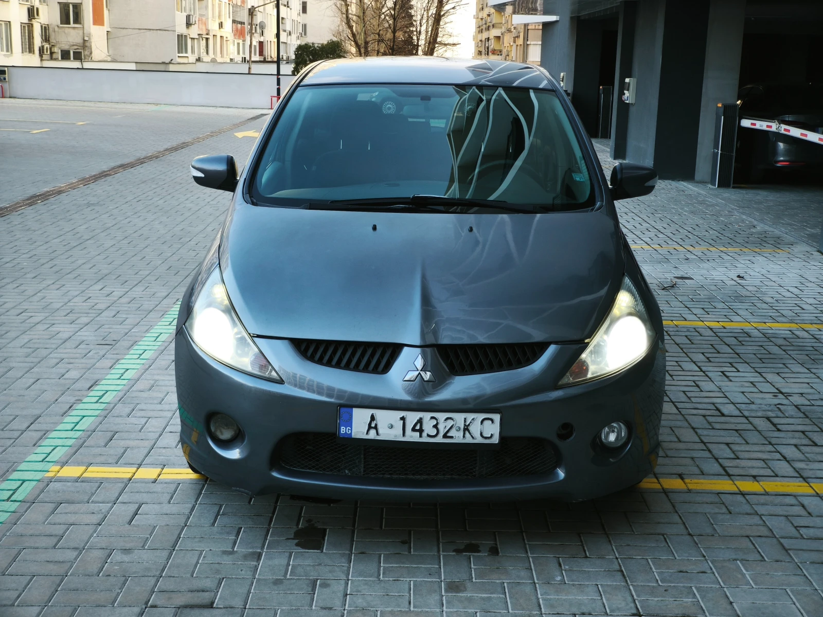 Mitsubishi Grandis 2.0 DI-D, ������ ������, 7 ����� | Mobile.bg � ����������� 2