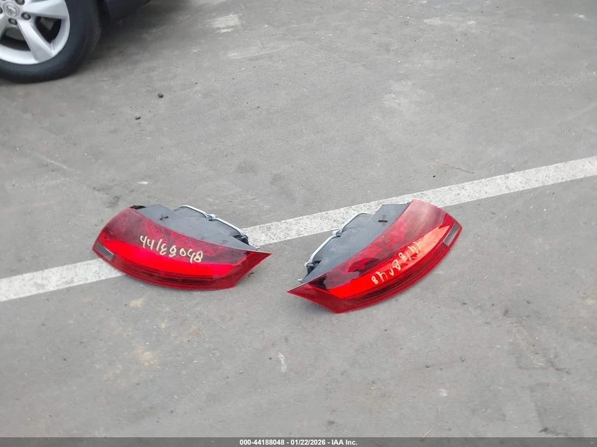 Audi Tt 2.0T PREMIUM PLUS С РЕГИСТРАЦИЯ & АВТО КРЕДИТ , снимка 9 - Автомобили и джипове - 54040746