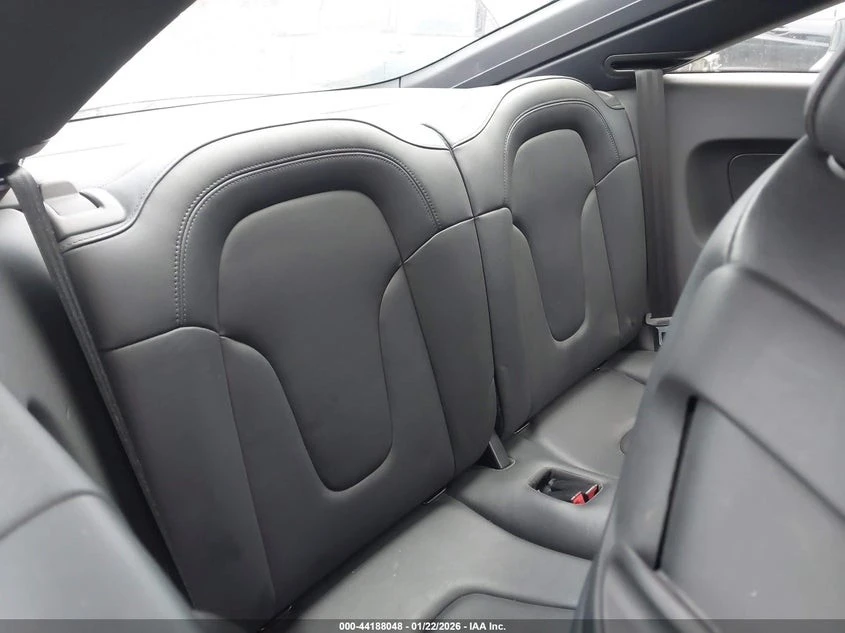 Audi Tt 2.0T PREMIUM PLUS С РЕГИСТРАЦИЯ & АВТО КРЕДИТ , снимка 13 - Автомобили и джипове - 54040746