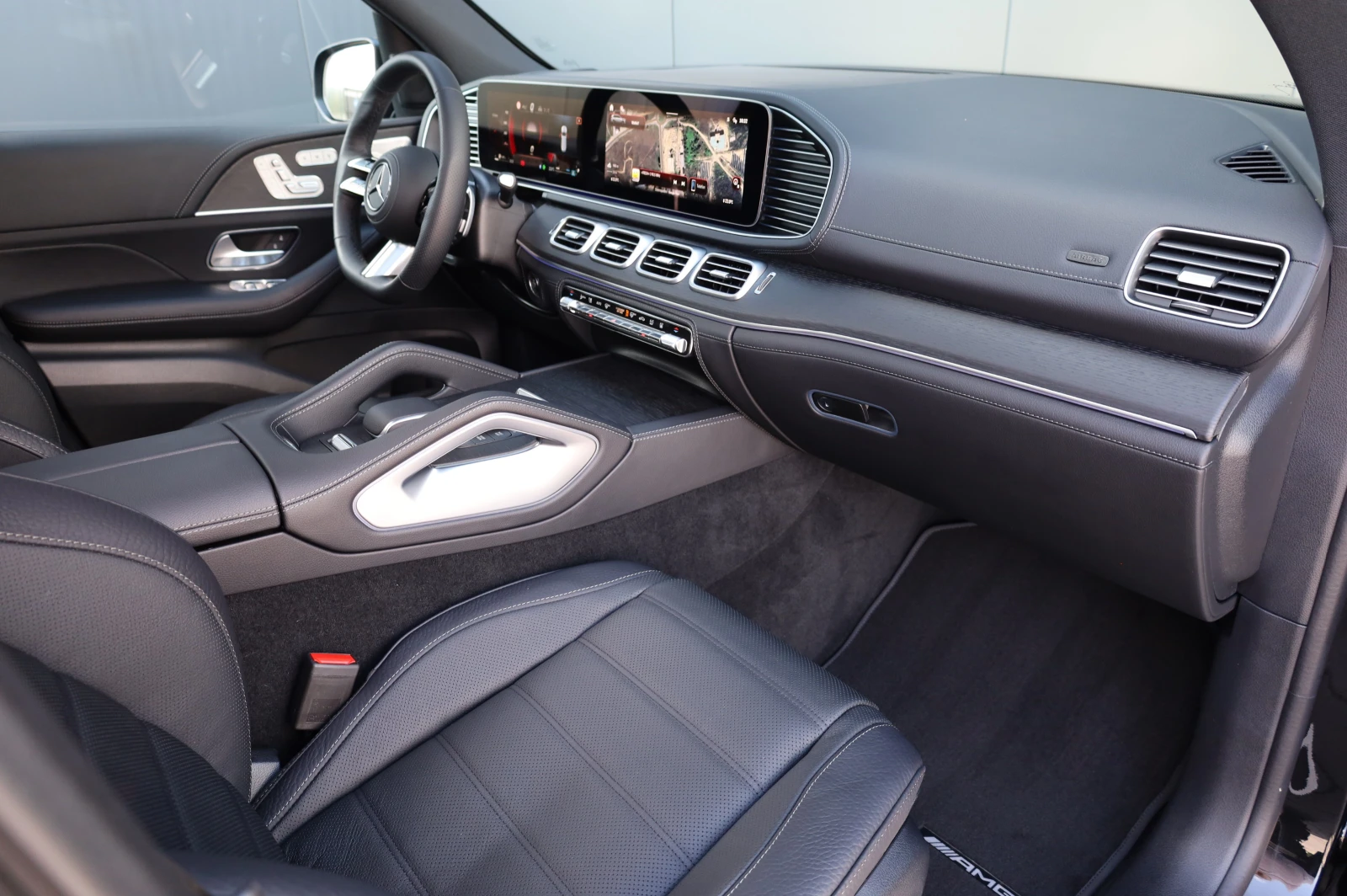 Mercedes-Benz GLS 450 FACELIFT* 4 MATIC* AMG* PREMIUM PAKET* PANO* , снимка 13 - Автомобили и джипове - 54667399