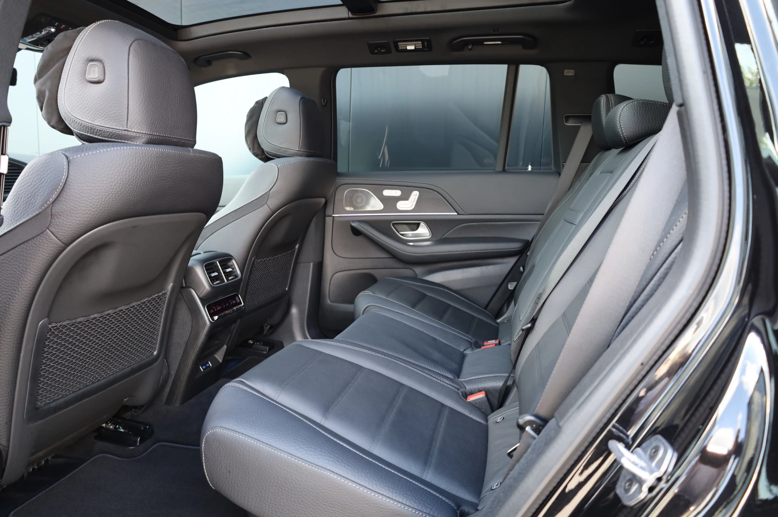 Mercedes-Benz GLS 450 FACELIFT* 4 MATIC* AMG* PREMIUM PAKET* PANO* , снимка 15 - Автомобили и джипове - 54667399
