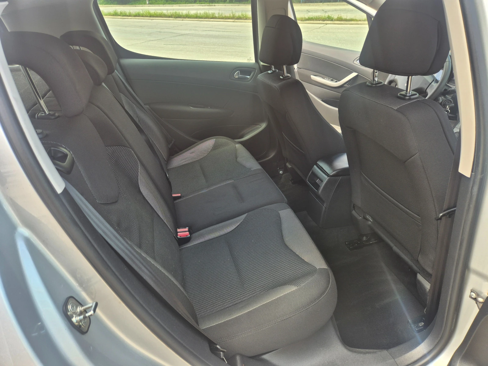 Peugeot 308 1.6 HDI, 109k.s, снимка 12 - Автомобили и джипове - 54751161
