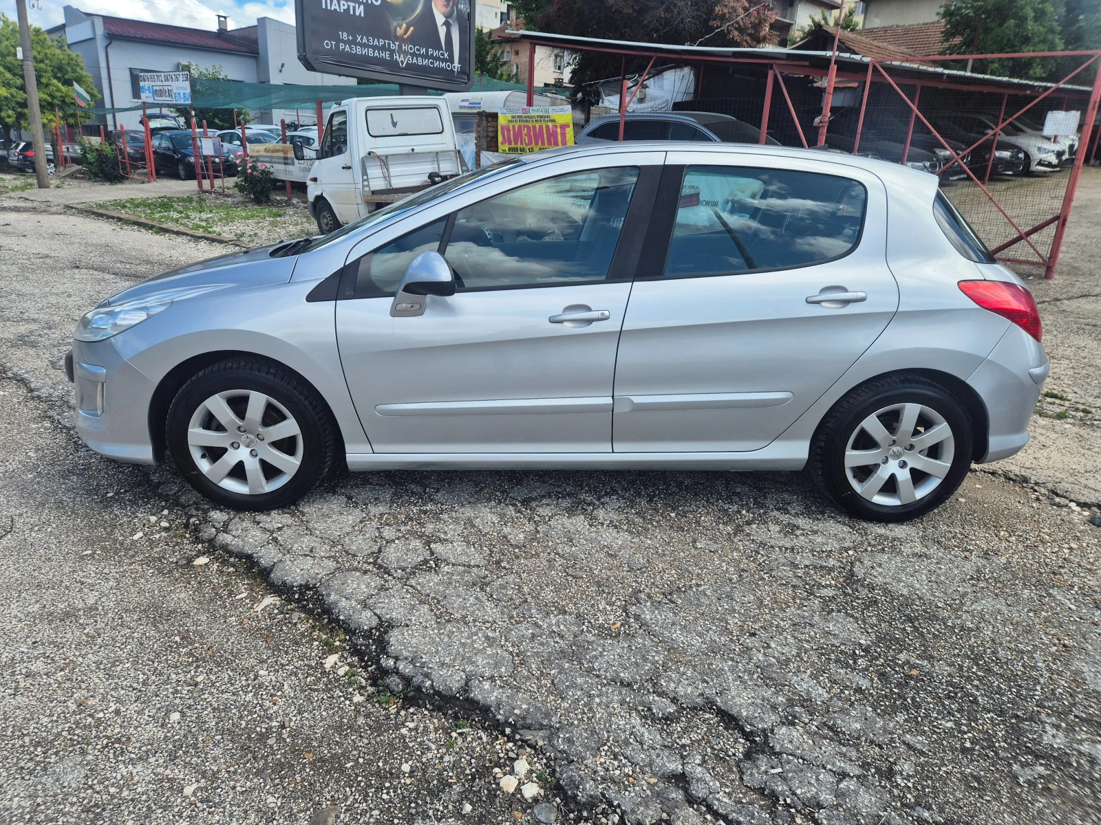 Peugeot 308 1.6 HDI, 109k.s, снимка 8 - Автомобили и джипове - 54751161