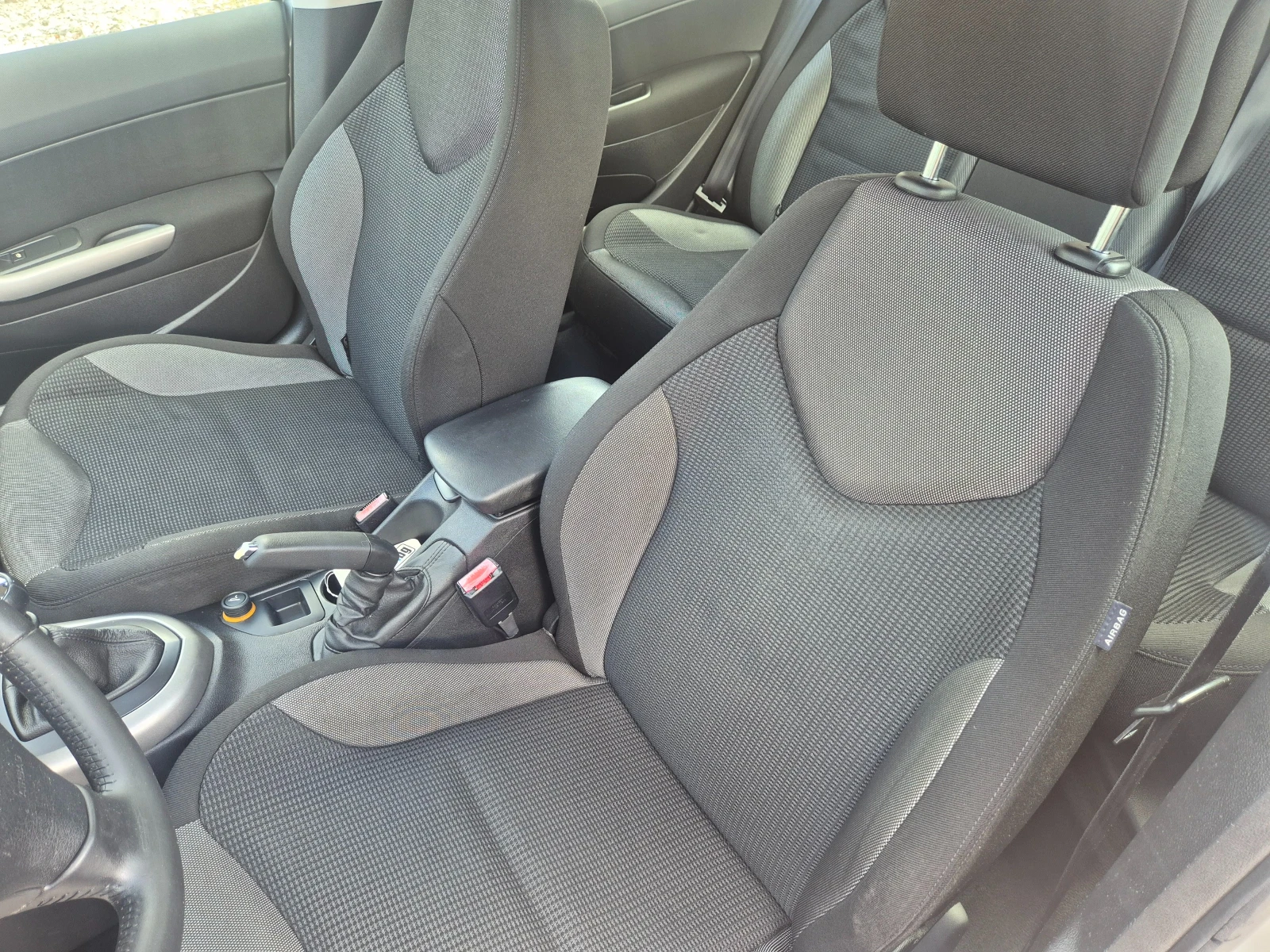Peugeot 308 1.6 HDI, 109k.s, снимка 10 - Автомобили и джипове - 54751161