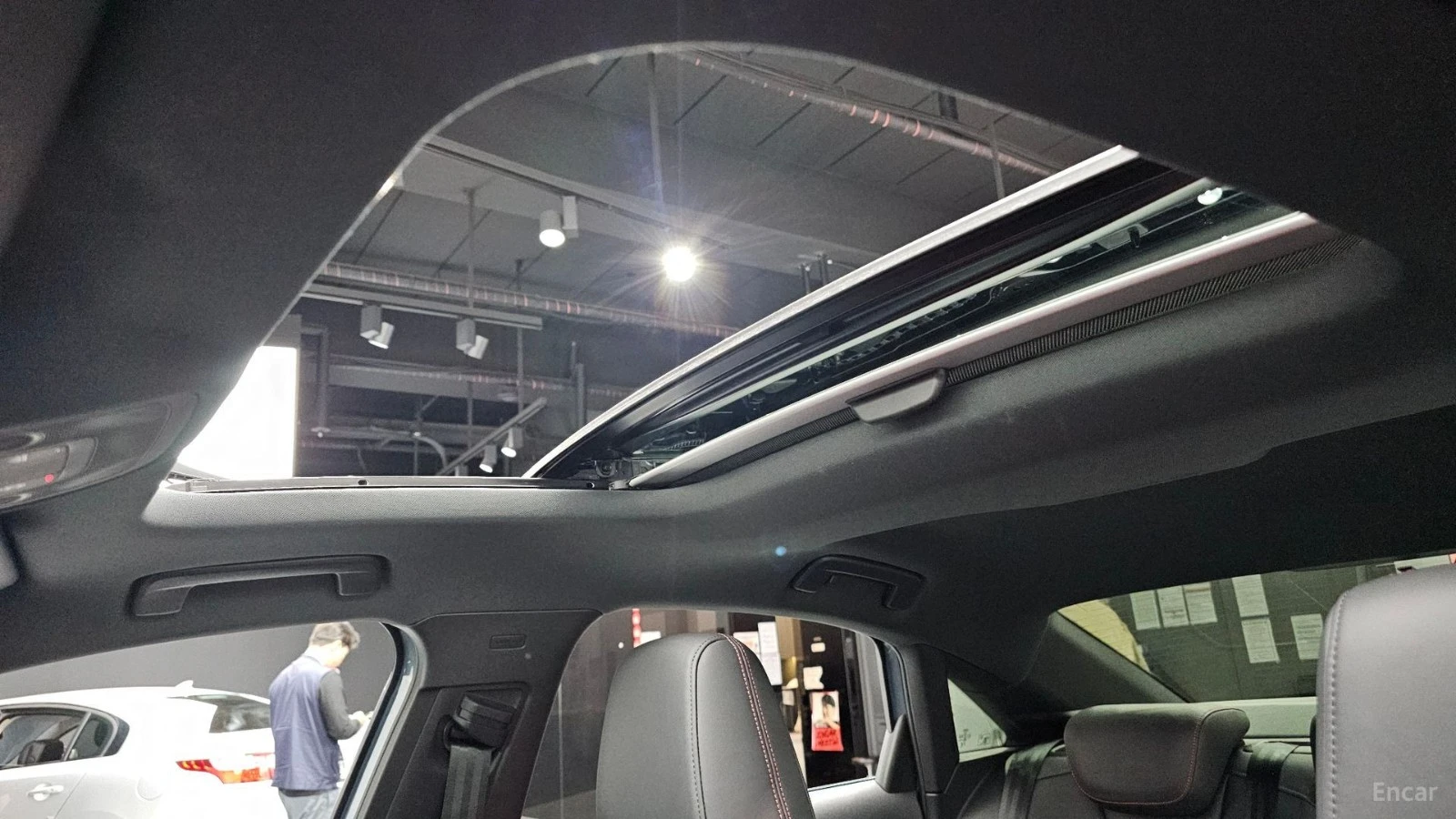 Audi Rs3 * Quattro* ПАНО* KEYLESS* Camera* ПОДГРЕВ* 360* , снимка 17 - Автомобили и джипове - 55585721