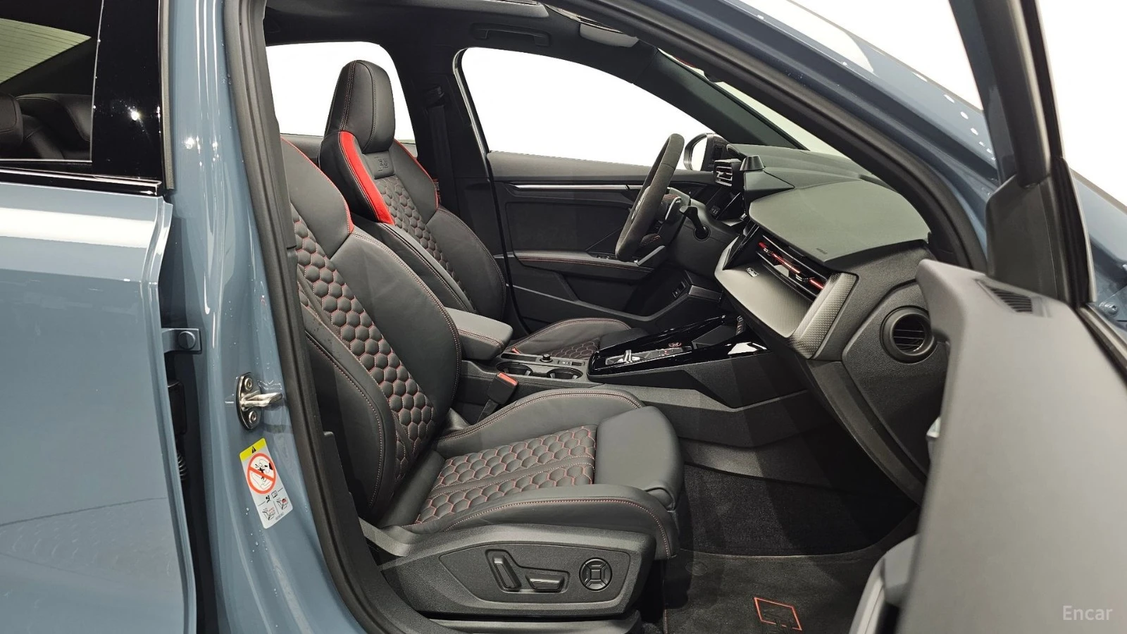 Audi Rs3 * Quattro* ПАНО* KEYLESS* Camera* ПОДГРЕВ* 360* , снимка 10 - Автомобили и джипове - 55585721