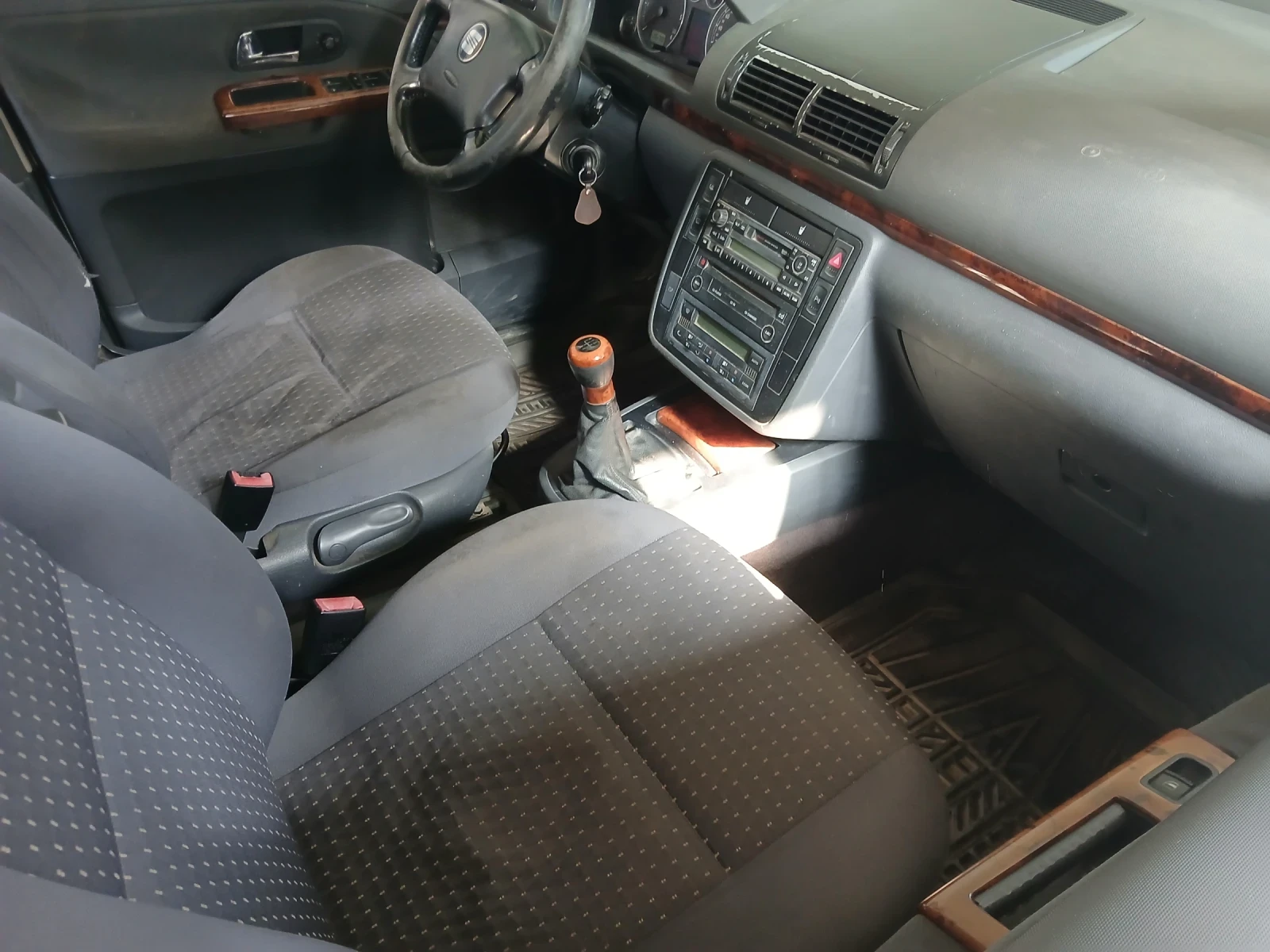 Seat Alhambra, снимка 9 - Автомобили и джипове - 55673819