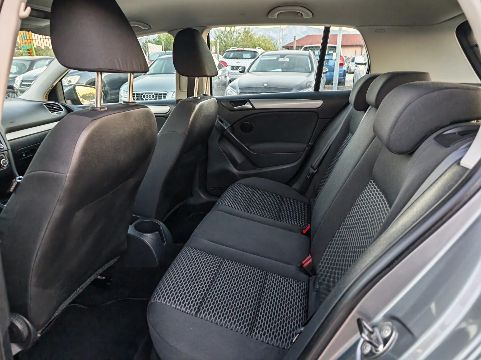 VW Golf 1.6 дизел 90 коня, снимка 13 - Автомобили и джипове - 55997963