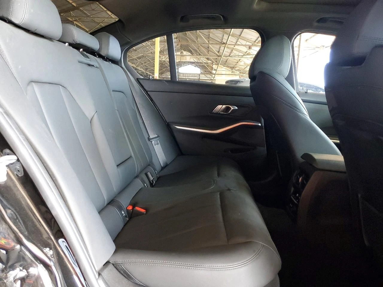 BMW 330 2.0l I, снимка 10 - Автомобили и джипове - 56348500