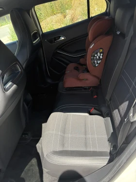 Mercedes-Benz GLA 200, снимка 13