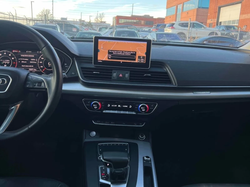 Audi Q5 Technik  CARFAX, снимка 9 - Автомобили и джипове - 52735850