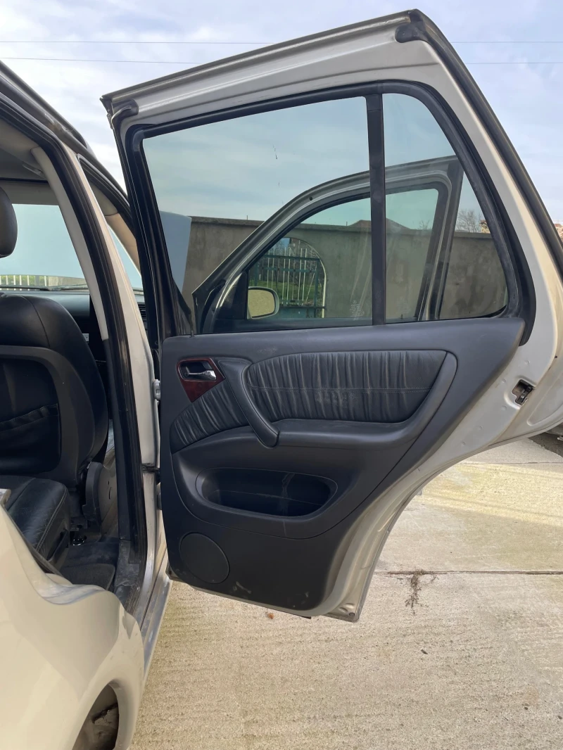 Mercedes-Benz ML, снимка 9 - Автомобили и джипове - 52841206