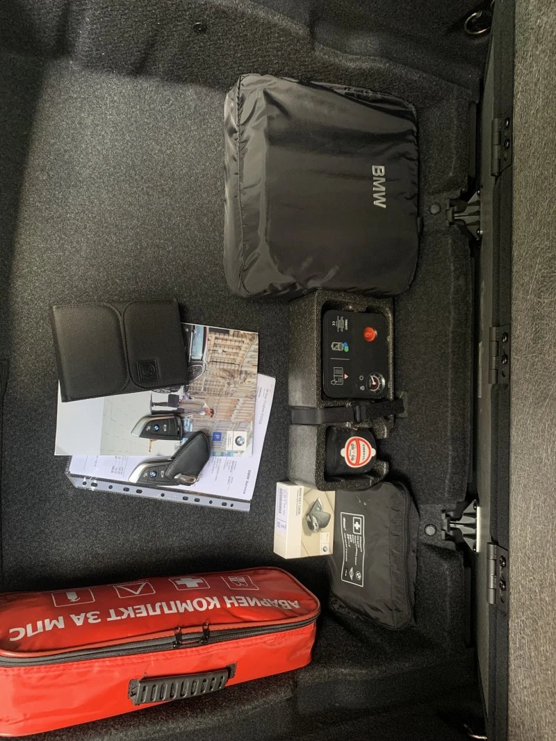 BMW X1 xDrive20i  /ПЪРВИ СОБСТВЕНИК, снимка 11 - Автомобили и джипове - 52935232