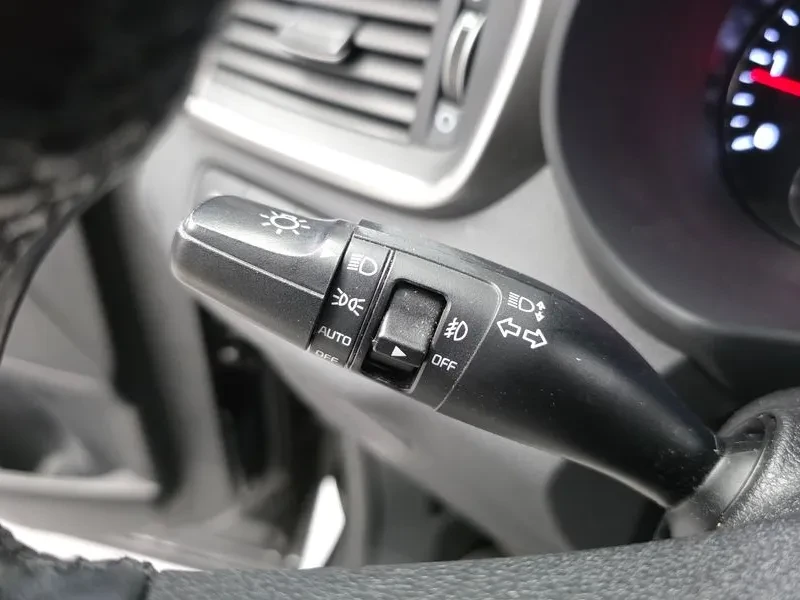 Kia Sorento Diesel 2.0 2Wd Luxury, снимка 15 - Автомобили и джипове - 56159779