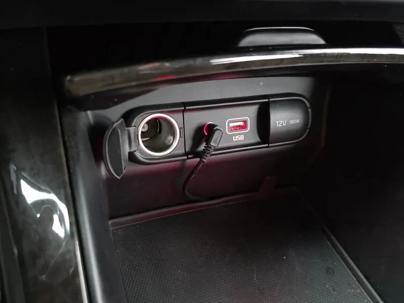 Kia Sorento Diesel 2.0 2Wd Luxury, снимка 16 - Автомобили и джипове - 56159779