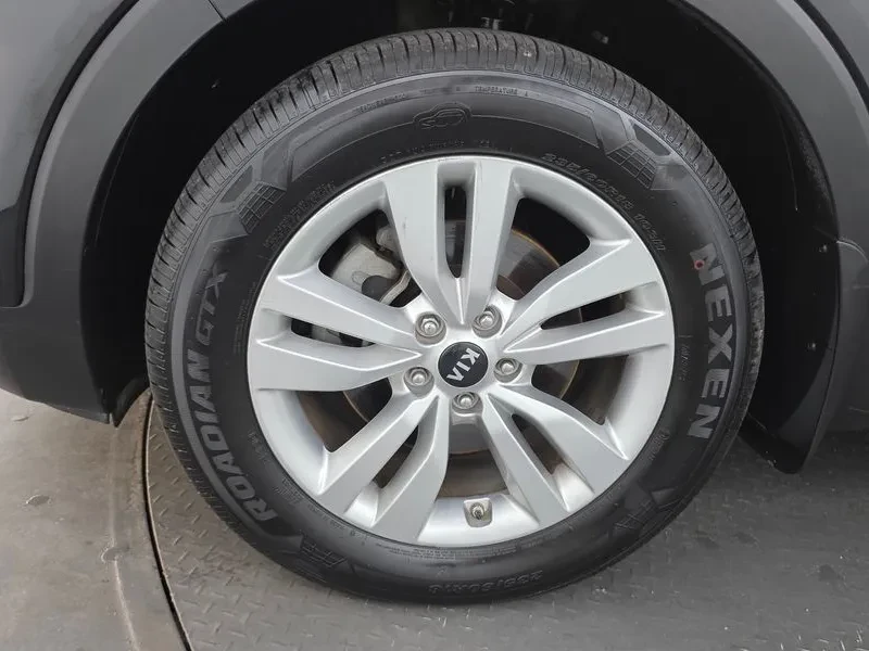 Kia Sorento Diesel 2.0 2Wd Luxury, снимка 5 - Автомобили и джипове - 56159779