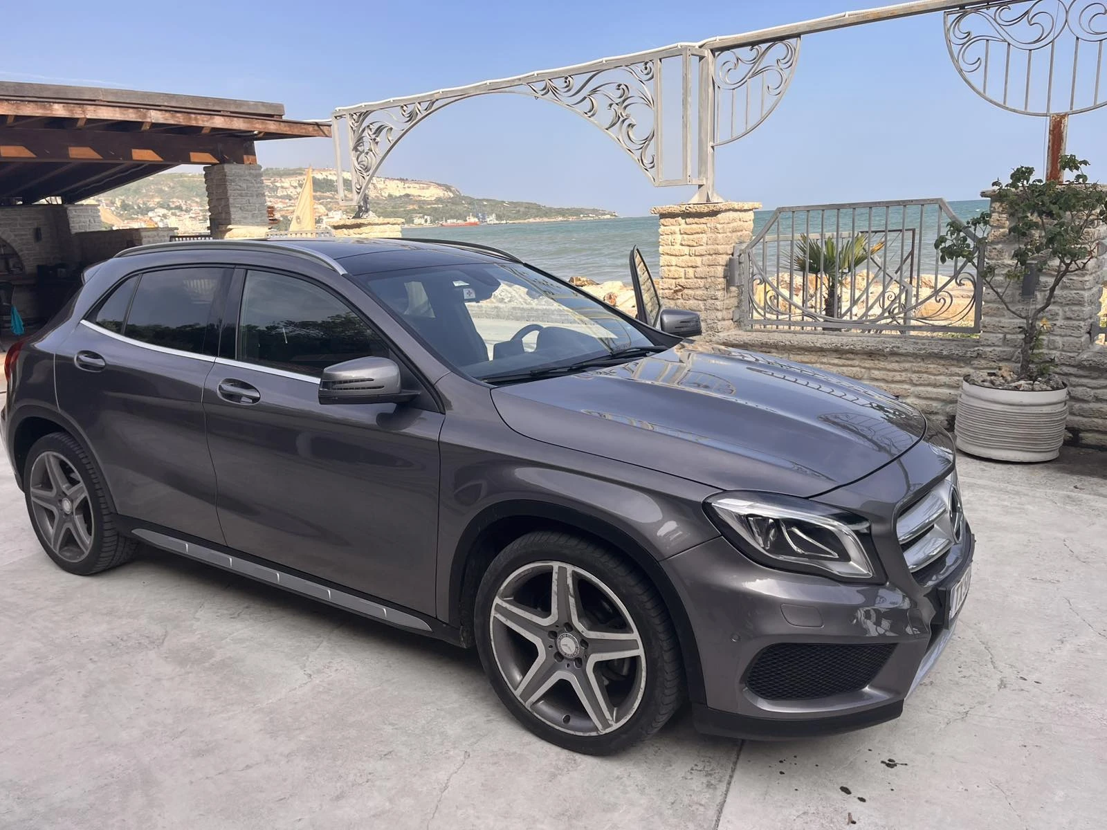 Mercedes-Benz GLA 250 SUV - изображение 2