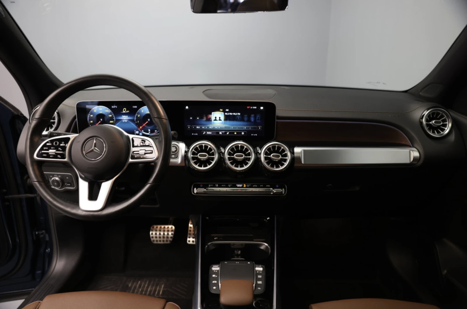 Mercedes-Benz GLB 2021 Mercedes-Benz GLB 250 4MATIC - изображение 8