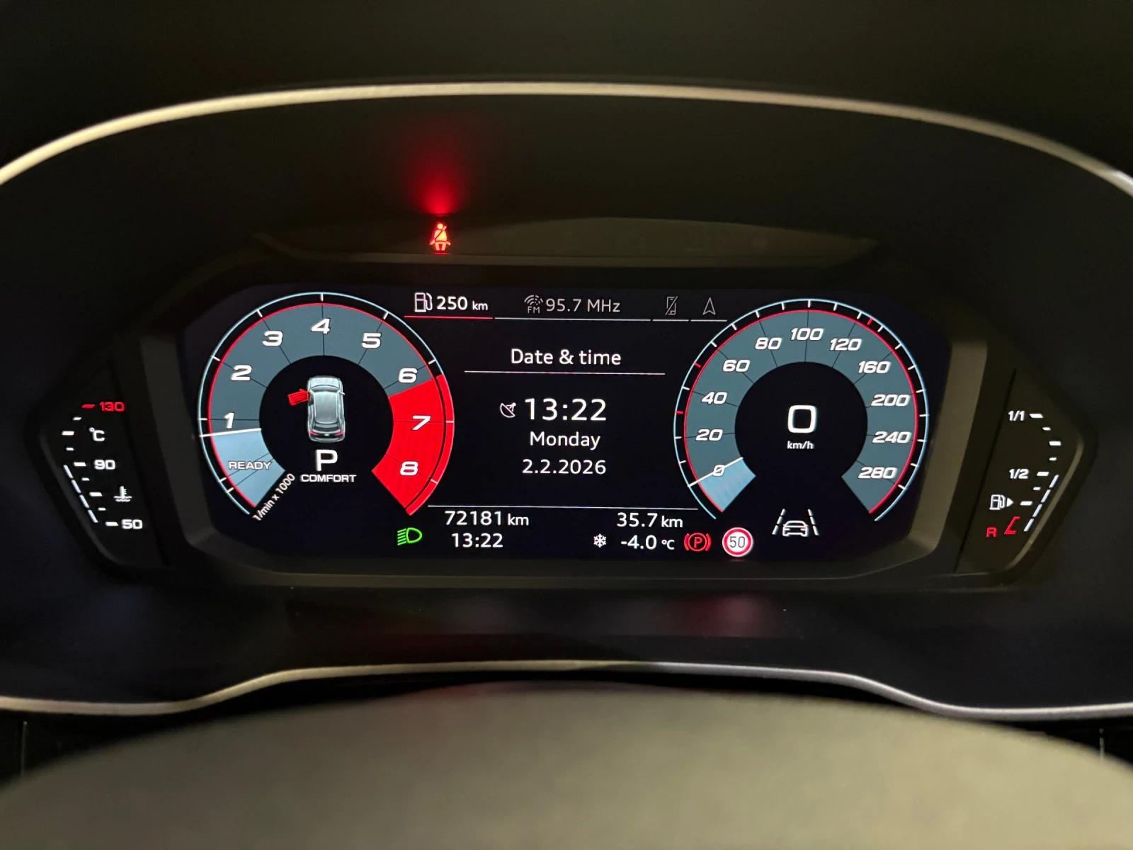 Audi Q3 35TFSI, снимка 10 - Автомобили и джипове - 53997977