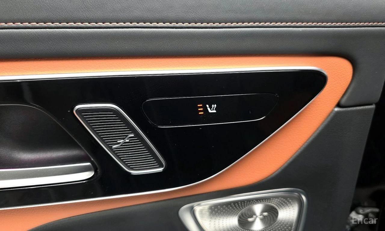 Mercedes-Benz GLC 300 4MATIC* AMG LINE* ПОДГРЕВ* ОБДУХВАНЕ* , снимка 10 - Автомобили и джипове - 54878842