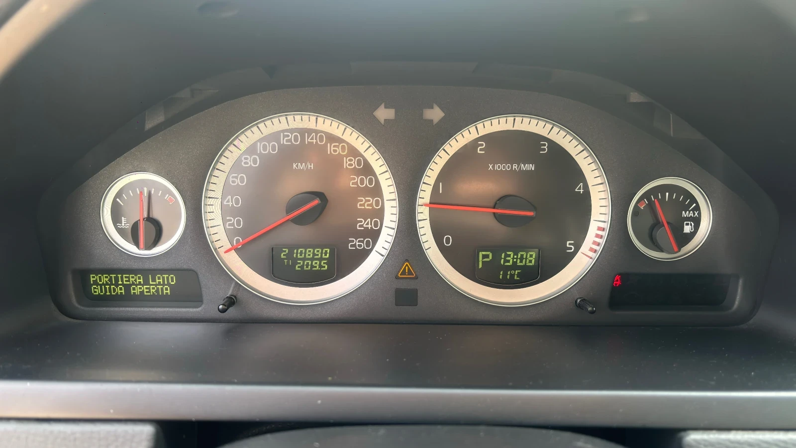Volvo Xc90 2.4 D5 200 кс, снимка 8 - Автомобили и джипове - 54962652