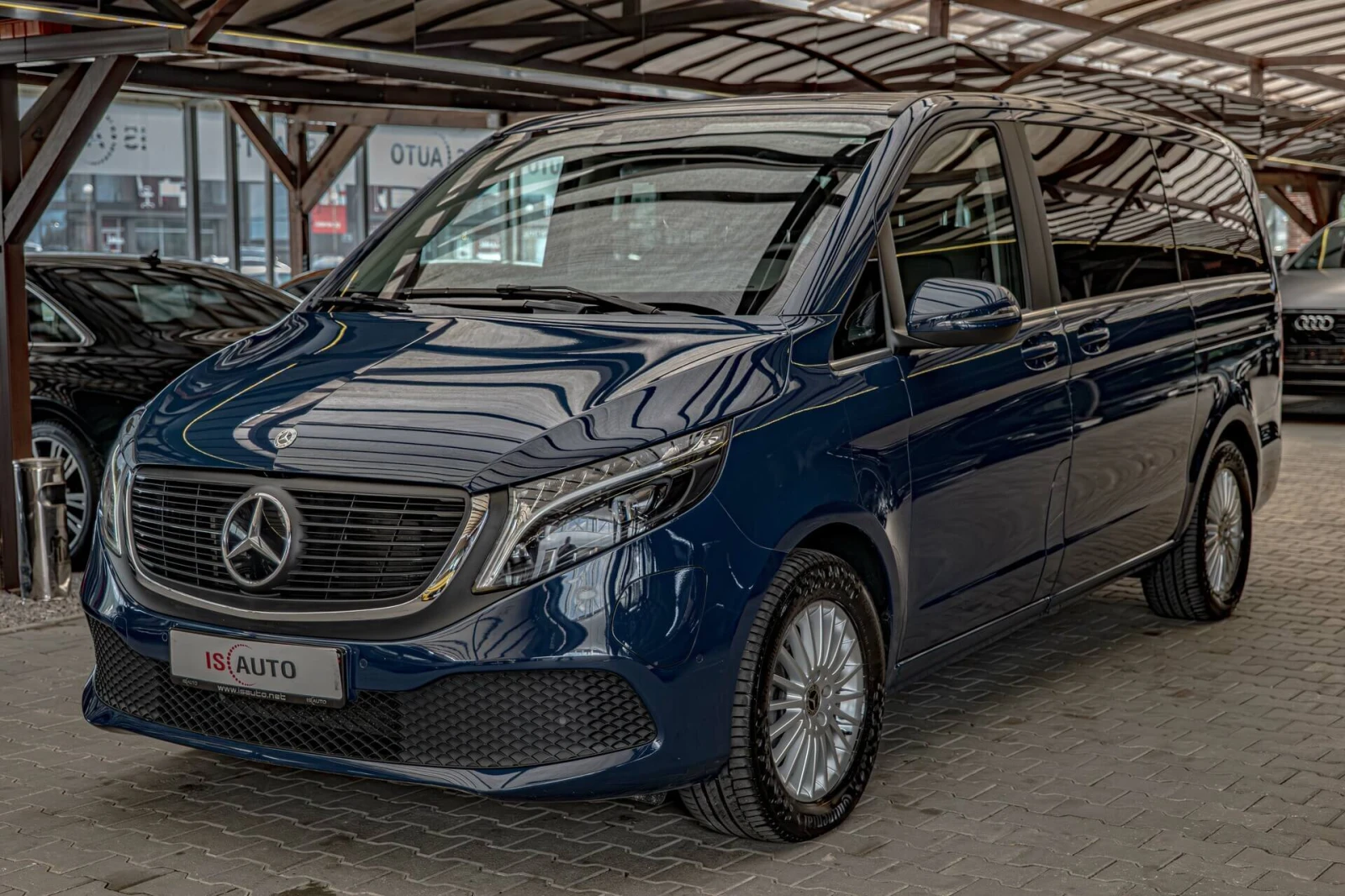 Mercedes-Benz EQV 300/LONG/Avantgarde Line/PDC/Thermotronic/100kWh, снимка 3 - Автомобили и джипове - 55466568