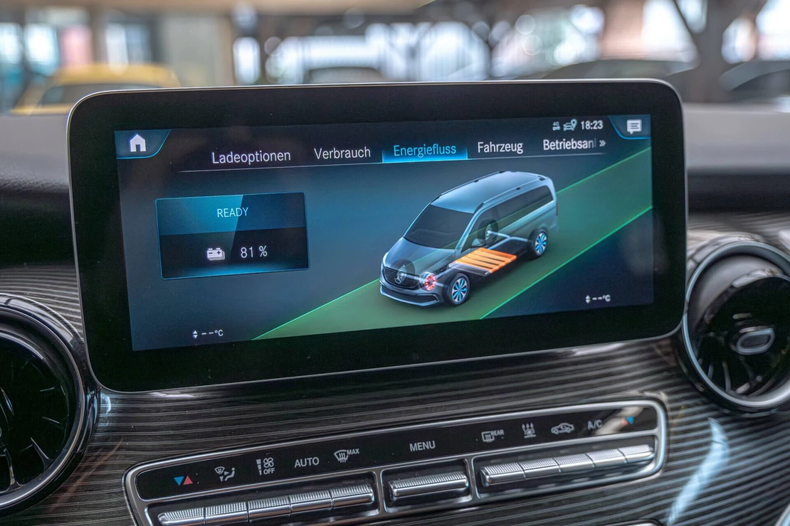 Mercedes-Benz EQV 300/LONG/Avantgarde Line/PDC/Thermotronic/100kWh, снимка 12 - Автомобили и джипове - 55466568