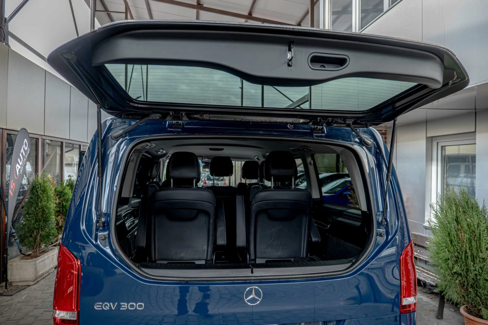 Mercedes-Benz EQV 300/LONG/Avantgarde Line/PDC/Thermotronic/100kWh, снимка 15 - Автомобили и джипове - 55466568