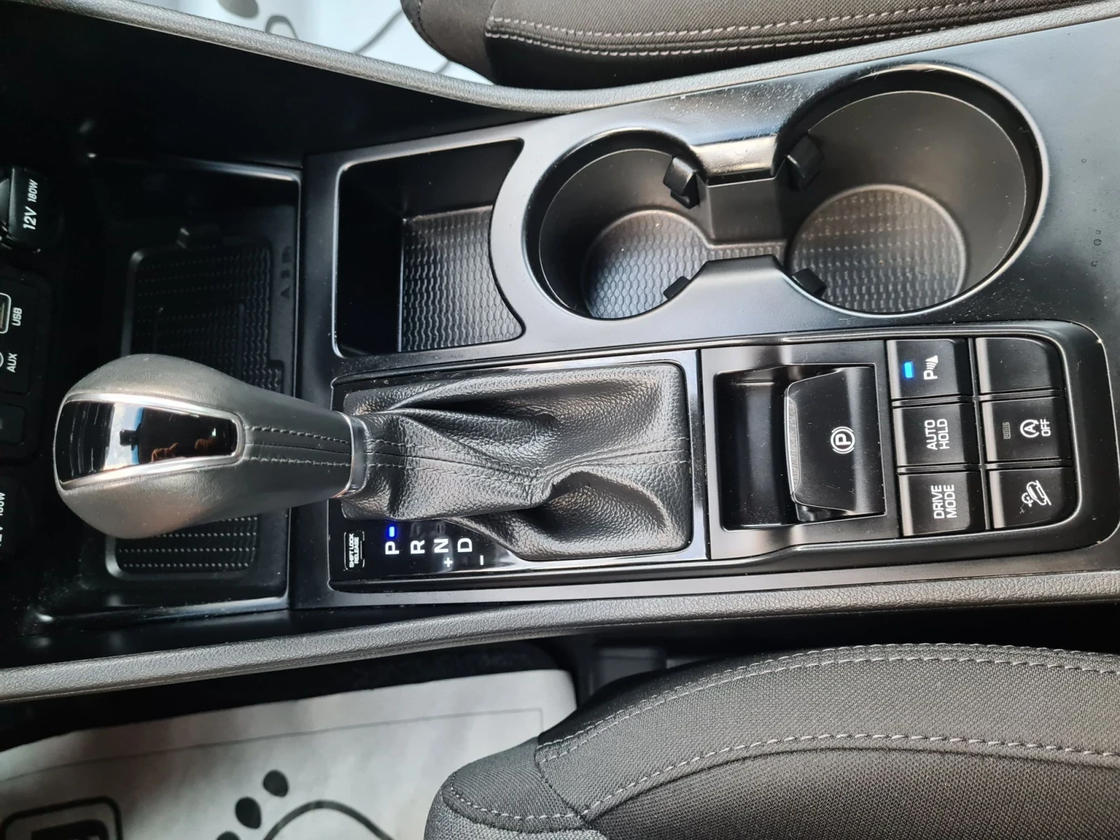 Hyundai Tucson 1.6CRDI 136p.s / EVRO 6B , снимка 15 - Автомобили и джипове - 55950509