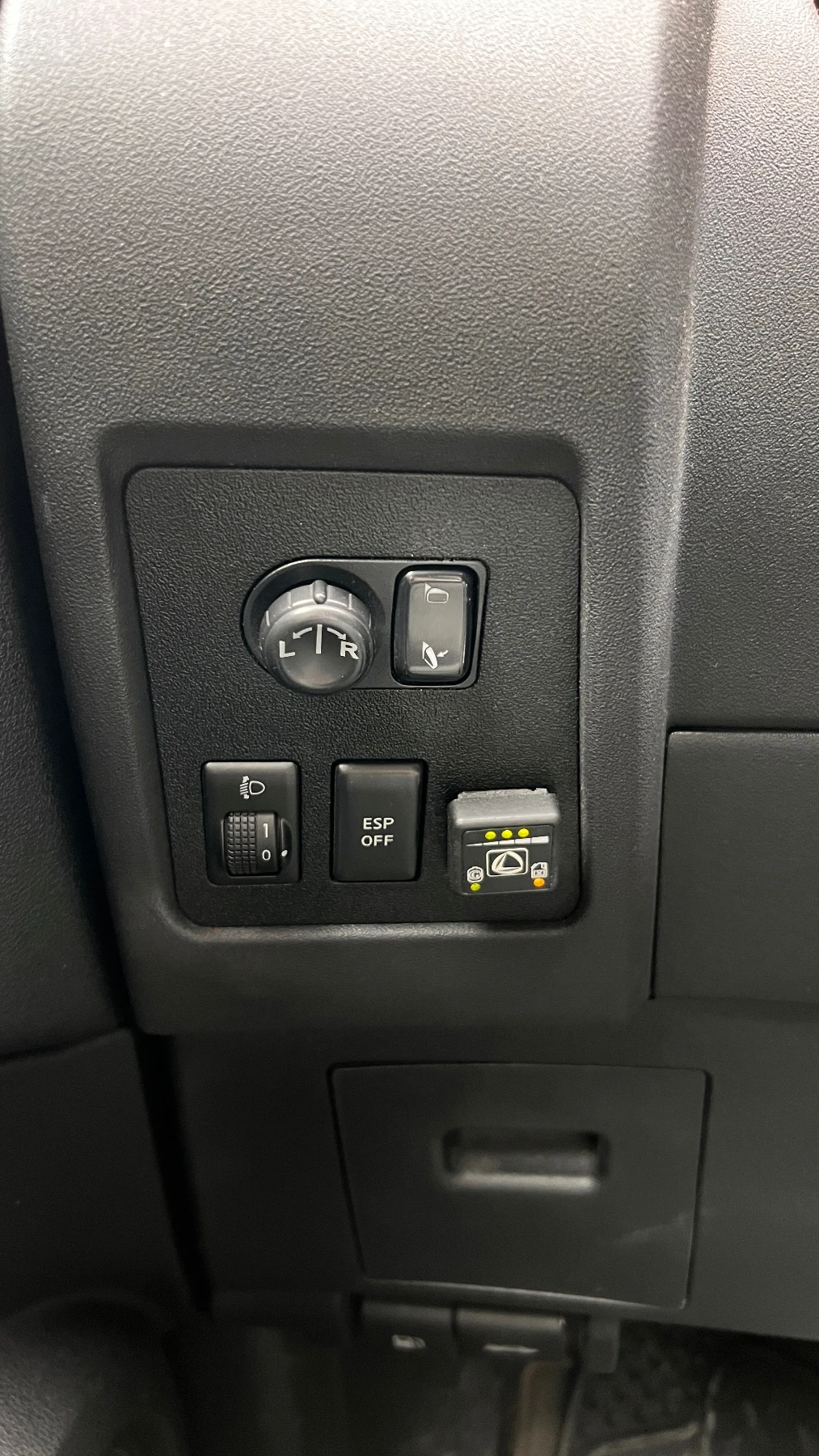 Nissan Qashqai 2, 0i , 4x4, газ , бензин , снимка 9 - Автомобили и джипове - 55990524