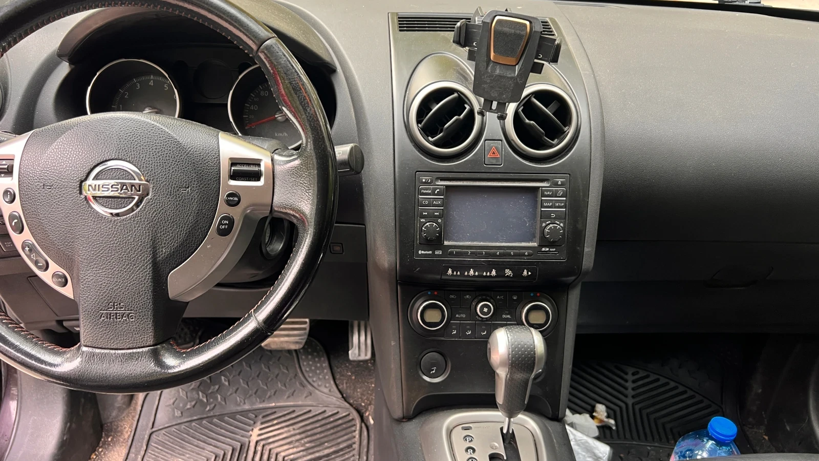 Nissan Qashqai 2, 0i , 4x4, газ , бензин , снимка 8 - Автомобили и джипове - 55990524