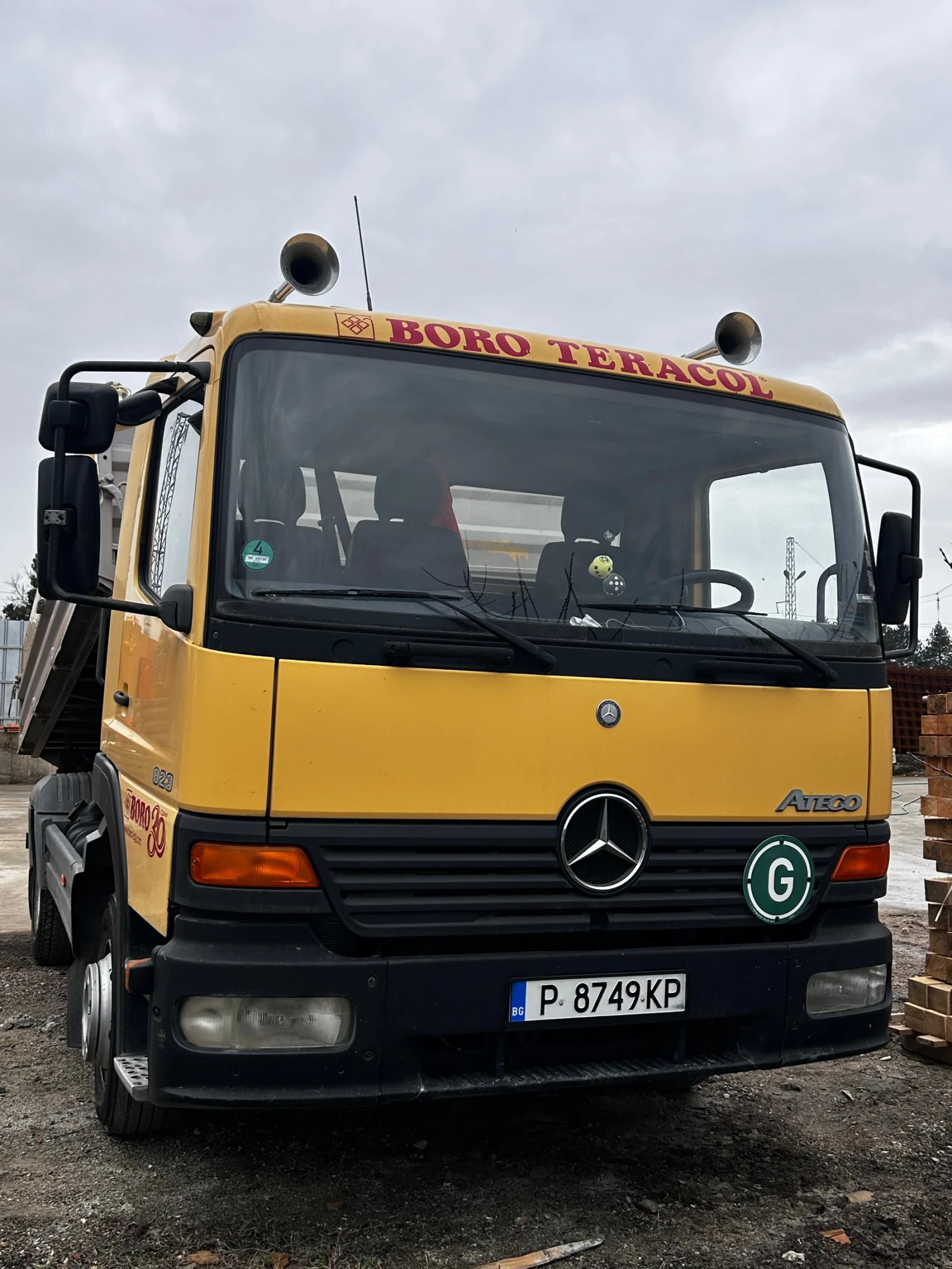 Mercedes-Benz Atego 823 тристранен самосвал 