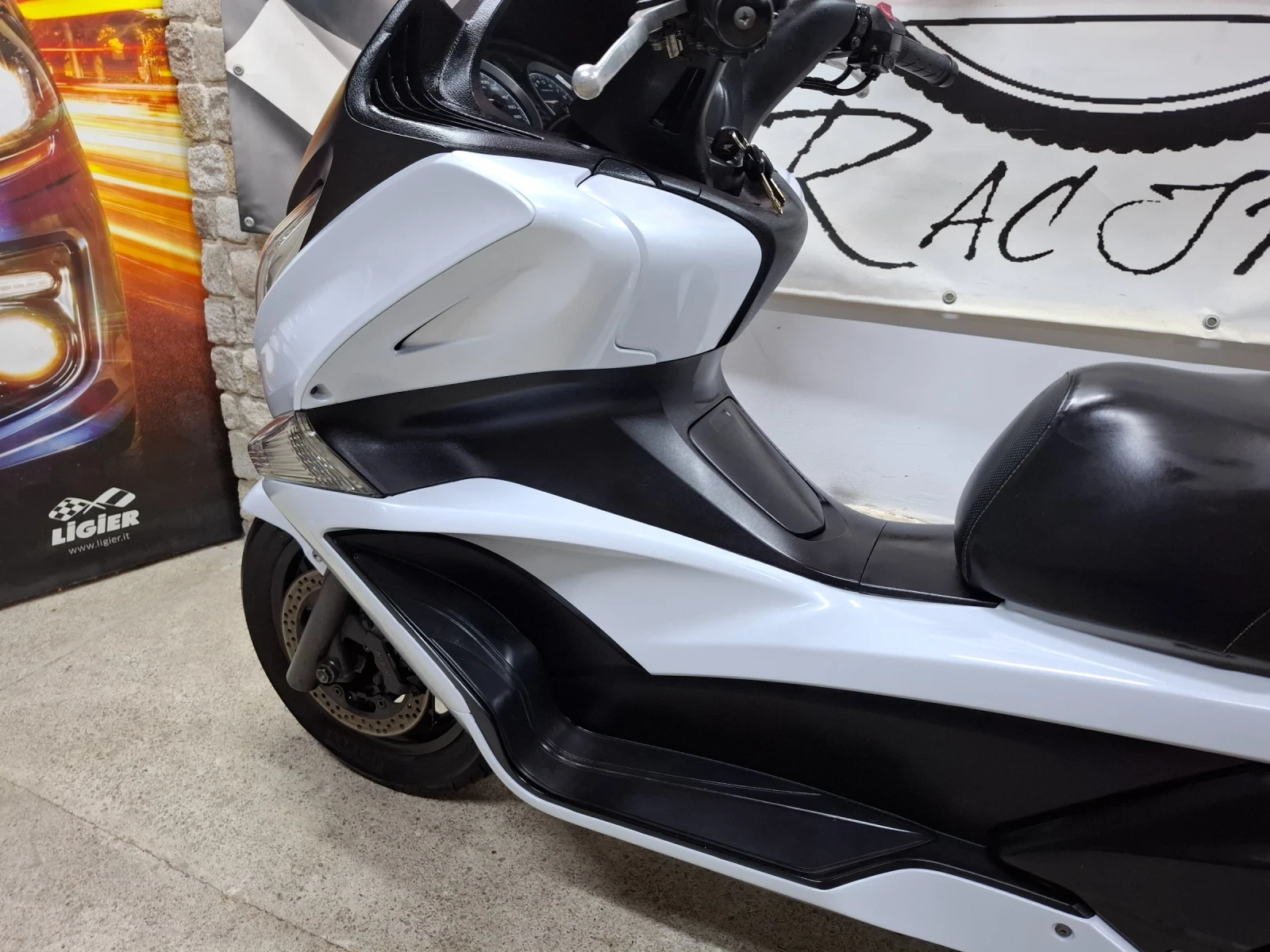 Honda Silver Wing Sw-T 400i  - изображение 6