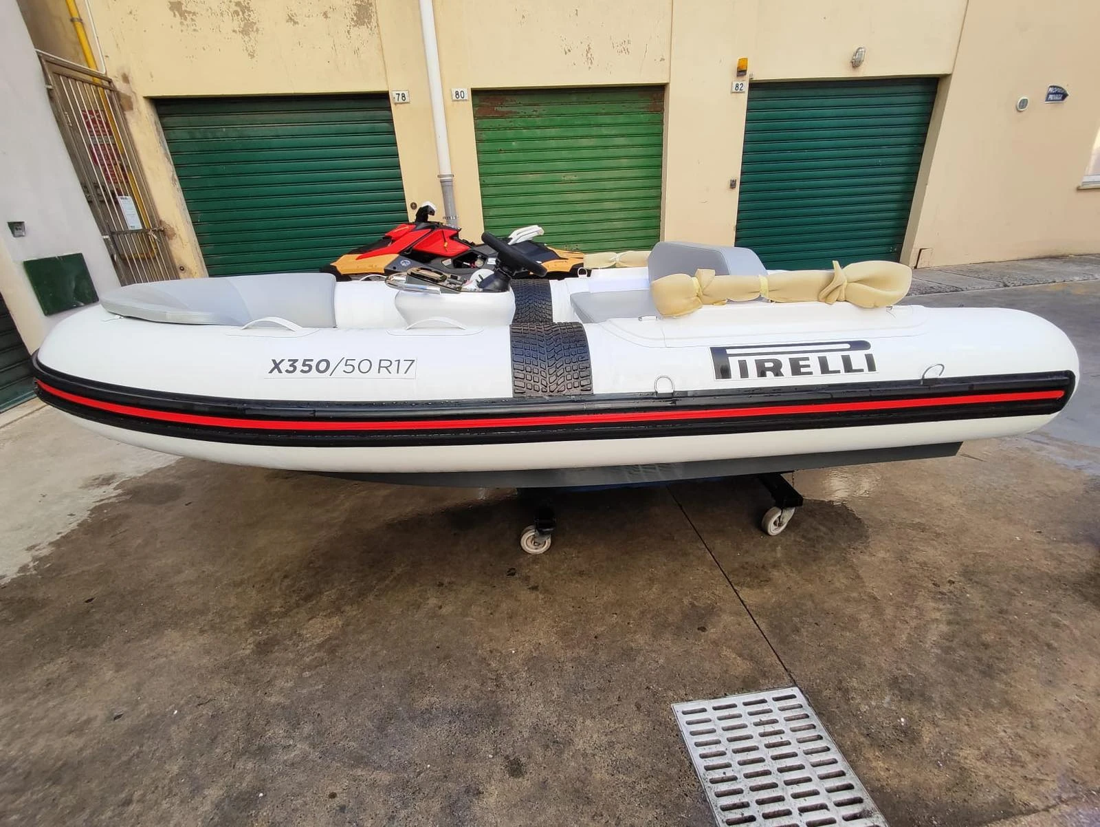 Надуваема лодка SACS  Pirelli X350., снимка 2 - Воден транспорт - 54710267
