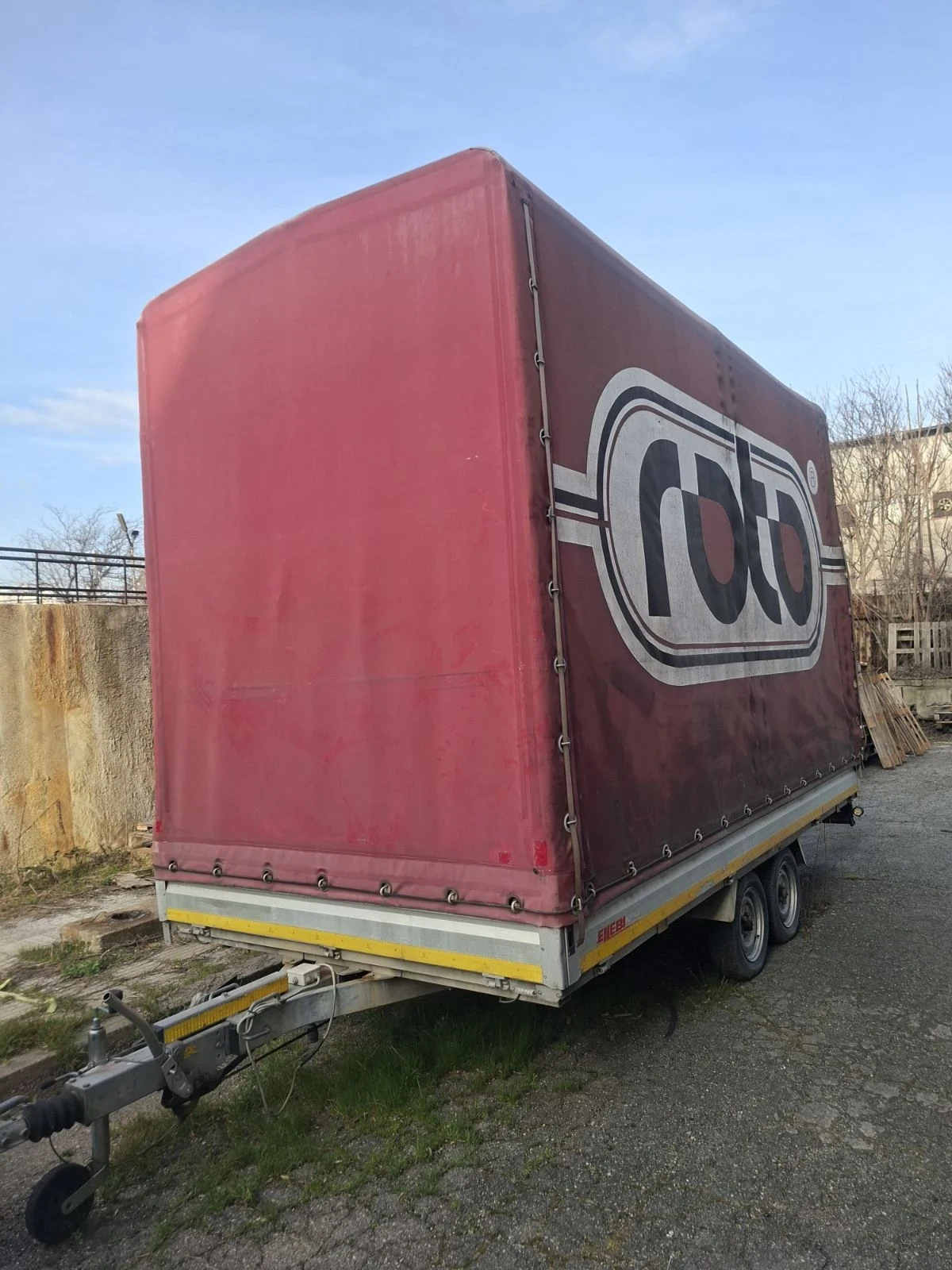 За автомобил Eduard, снимка 2 - Ремаркета - 53936961