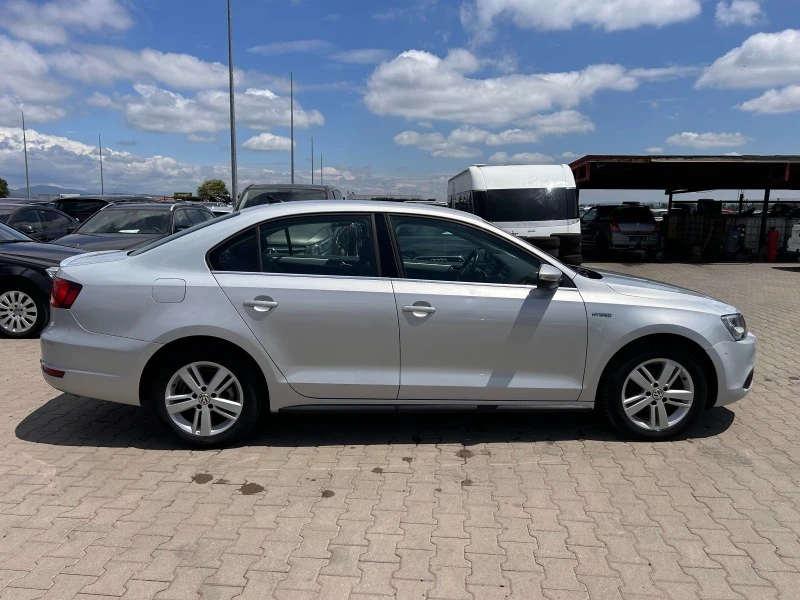 VW Jetta 1.4TSI HYBRID AVTOMAT/NAVI EURO 6 ЛИЗИНГ, снимка 5 - Автомобили и джипове - 46460505