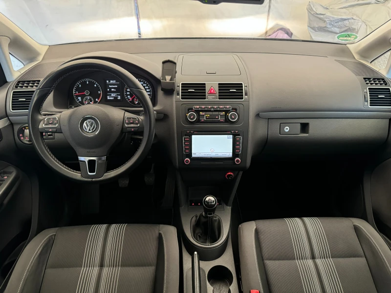 VW Touran 2.0TDI* 140к.с* СЕРВИЗНА КНИЖКА С ПЪЛНА ИСТОРИЯ В , снимка 9 - Автомобили и джипове - 47372499