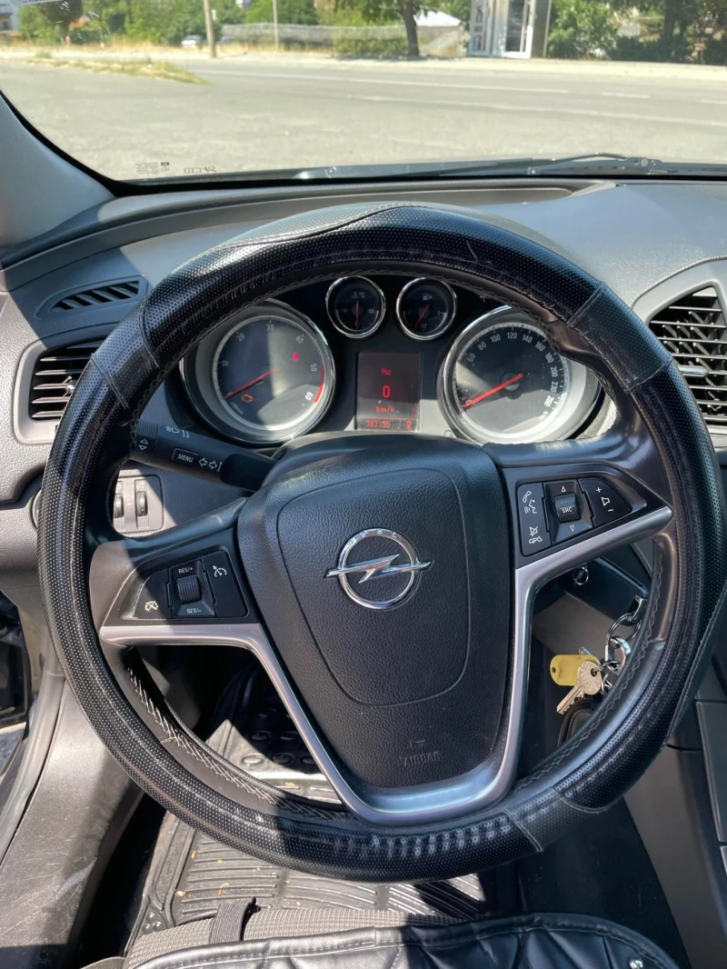 Opel Insignia, снимка 5 - Автомобили и джипове - 47554999