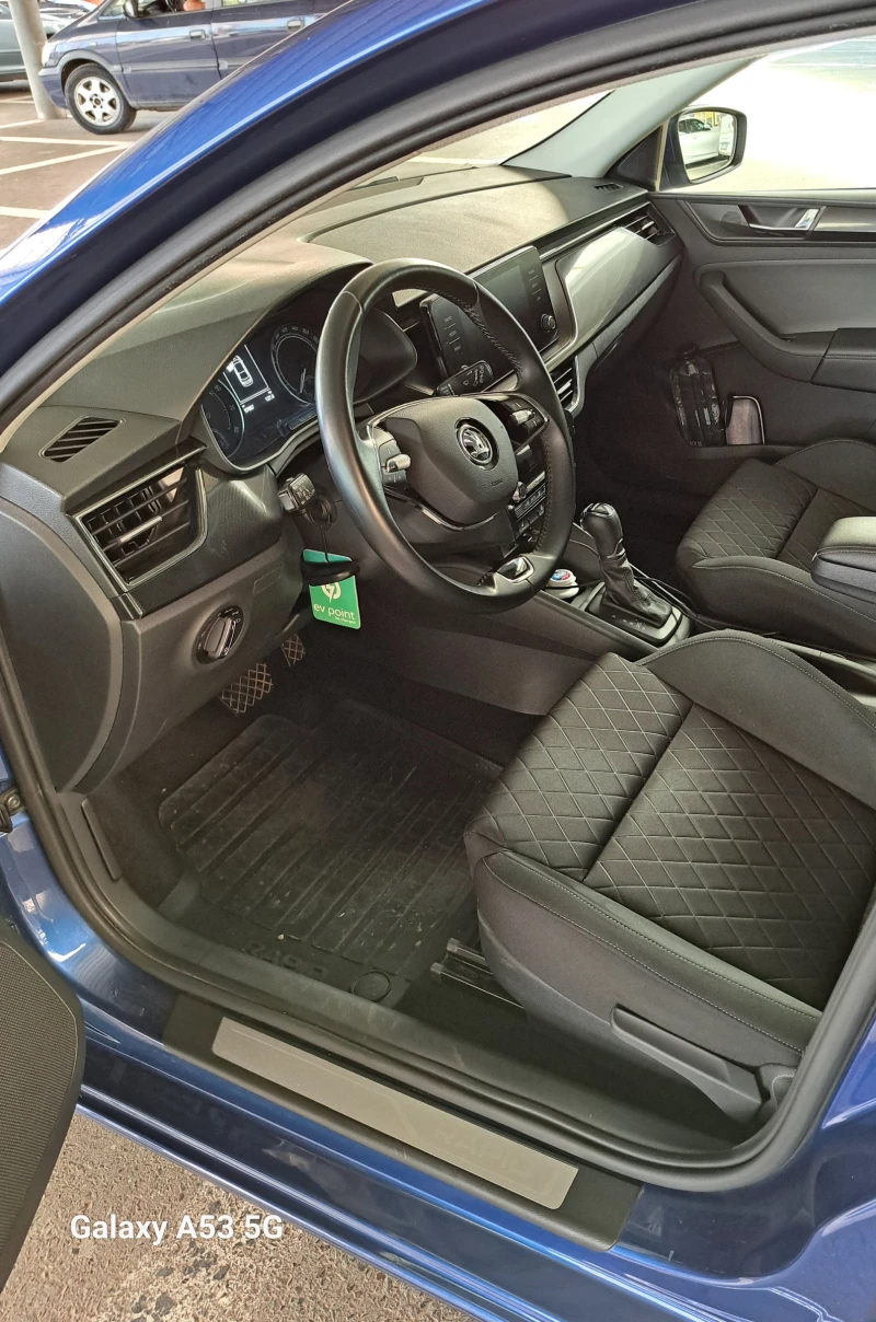 Skoda Rapid, снимка 5 - Автомобили и джипове - 52498217