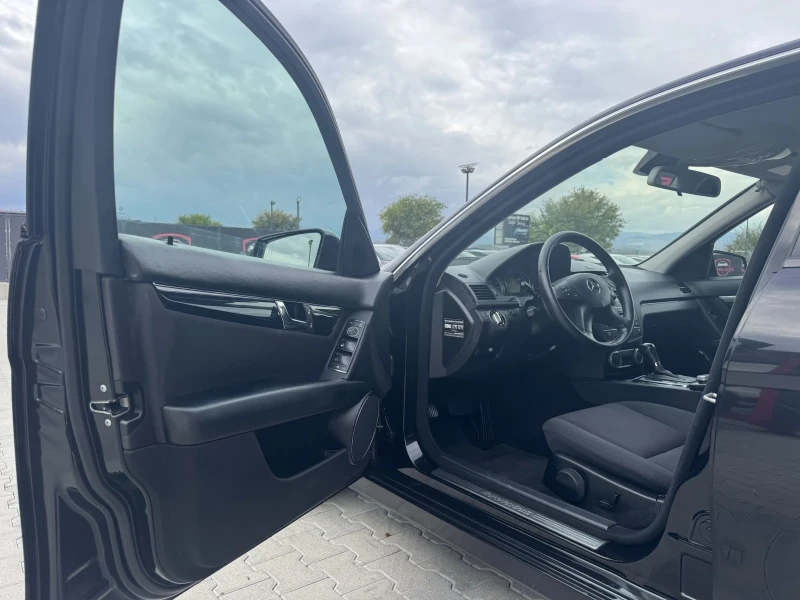 Mercedes-Benz C 180 1.8 automatic GAZ, снимка 11 - Автомобили и джипове - 51771202