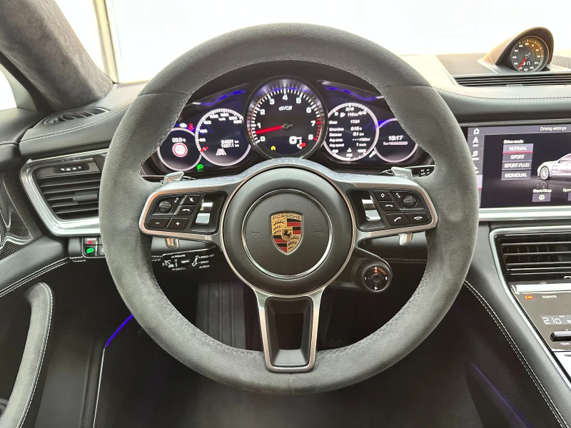 Porsche Panamera GTS/Matrix/Pano/Bose/HUD/Kamera/Softcl/, снимка 9 - Автомобили и джипове - 51906178