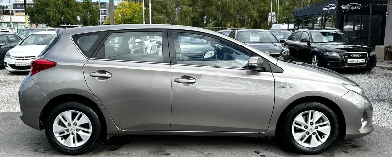Toyota Auris 1.8HYBRID 99HP CAMERA EURO5B, снимка 4 - Автомобили и джипове - 52001160