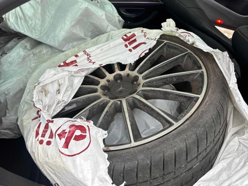 Mercedes-Benz E 43 AMG * CARFAX * БЕЗ ПЪРВОНАЧАЛНА ВНОСКА, снимка 14 - Автомобили и джипове - 52891301