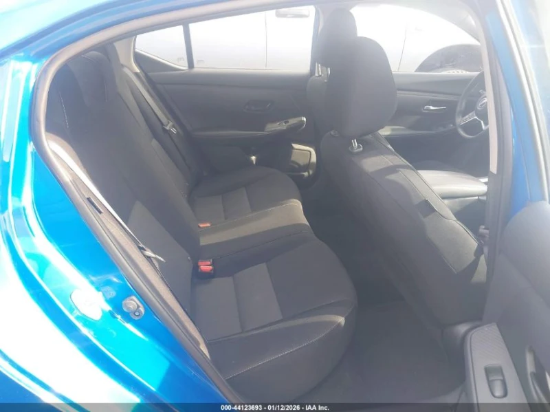 Nissan Sentra 2.0L I-4 DI, DOHC, VVT, 149HP Front Wheel Drive, снимка 13 - Автомобили и джипове - 53113105