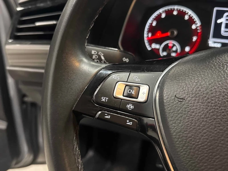 VW Jetta * Highline * CARFAX * БЕЗ ПЪРВОНАЧАЛНА ВНОСКА, снимка 13 - Автомобили и джипове - 53114734