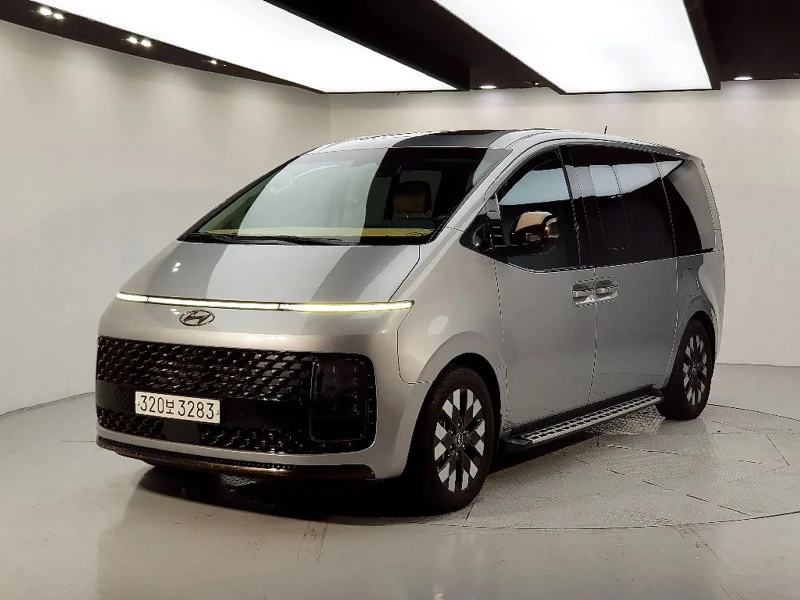 Hyundai Staria L3.5 Lounge 7-Seater - 54900 лв. / 28069.92 € - 12685092 1