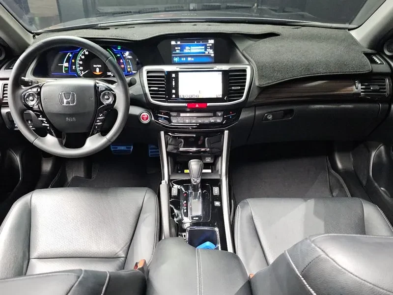 Honda Accord 2.0 Hybrid 9Th Generation, снимка 7 - Автомобили и джипове - 55841741