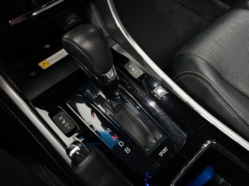 Honda Accord 2.0 Hybrid 9Th Generation, снимка 9 - Автомобили и джипове - 55841741